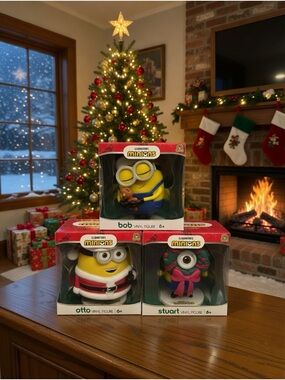 Mattel Minions Vinyl Figure Set - Yellow, Red, and Blue